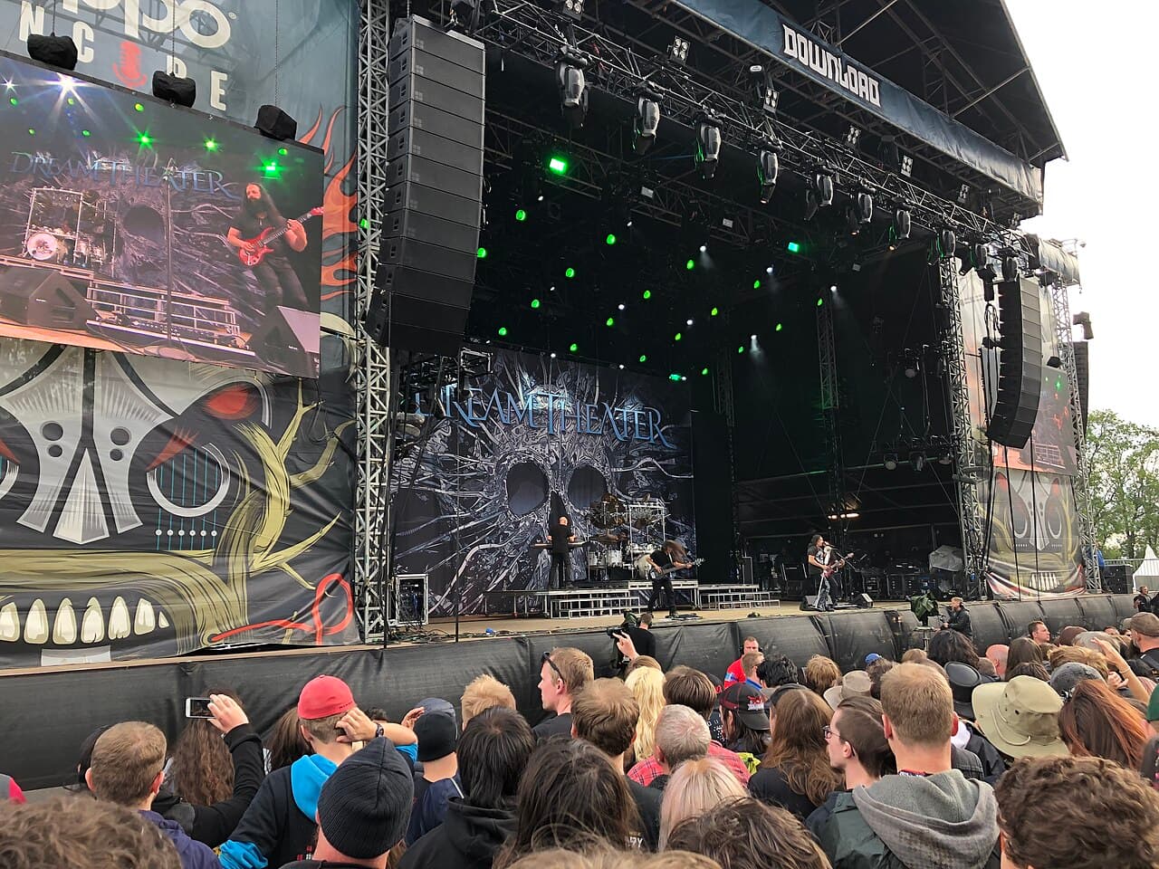 Download Festival main stage crowd watching Dream Theater at Donington Park